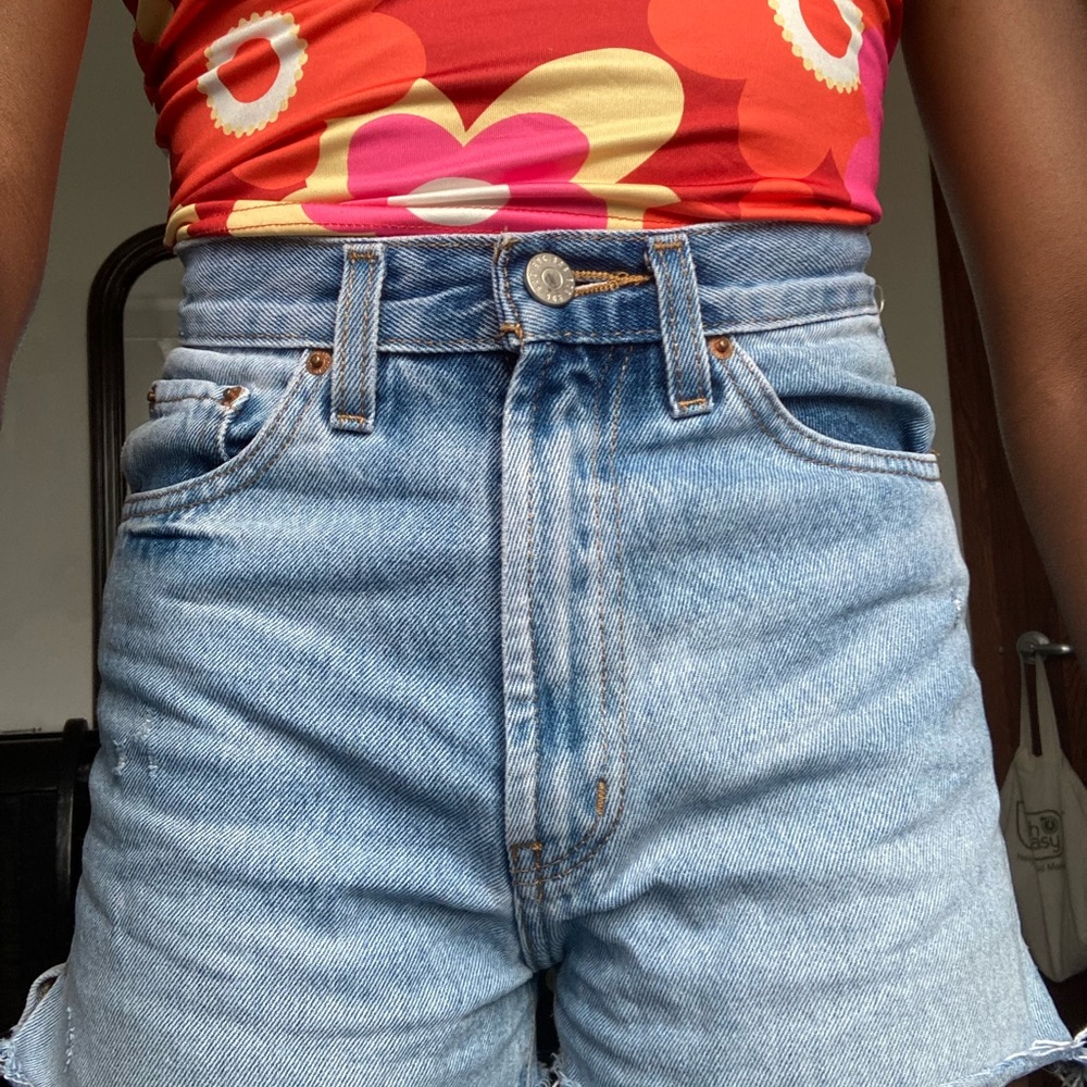 UO Light Wash Shorts